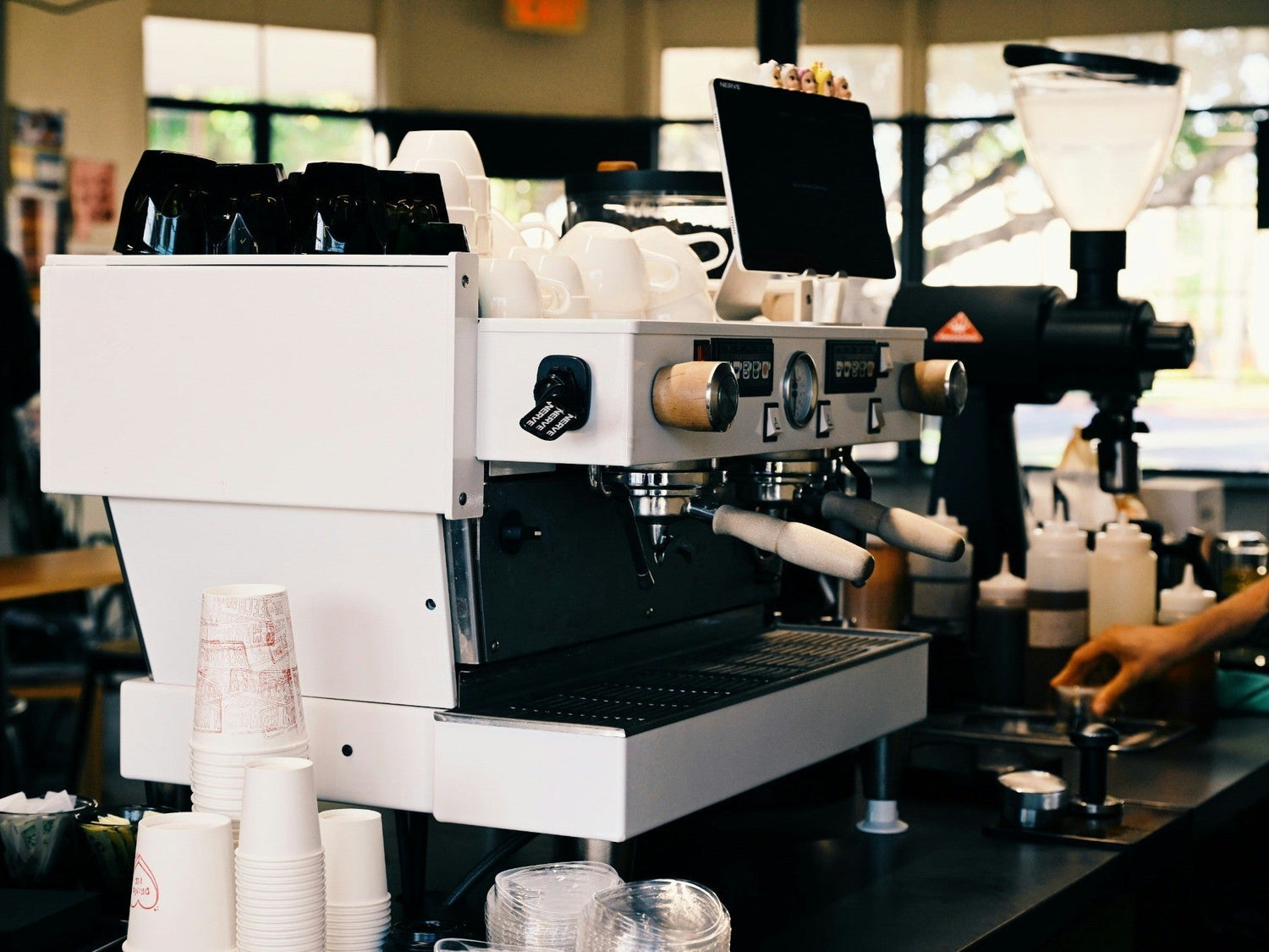 Евро през 2026: как да оптимизирате бизнеса си с нови цени и кафе оборудване?