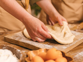 Професионална тестомесачка: Предимства и начин на ползване