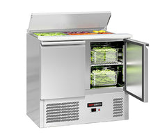 Салатиери и маси за приготвяне на храна