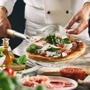 detail_preparing-pizza_1