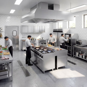 restaurant-kueche_kochgeraete-mikrowelle-kombidaempferr-kühlschrank-kuehltisch_room
